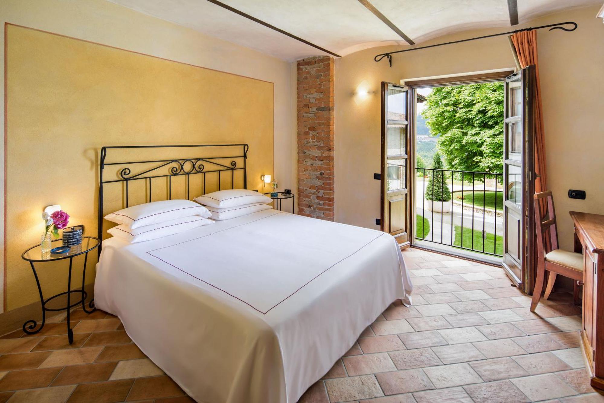Relais Montemarino Hotel Borgomale Exterior photo