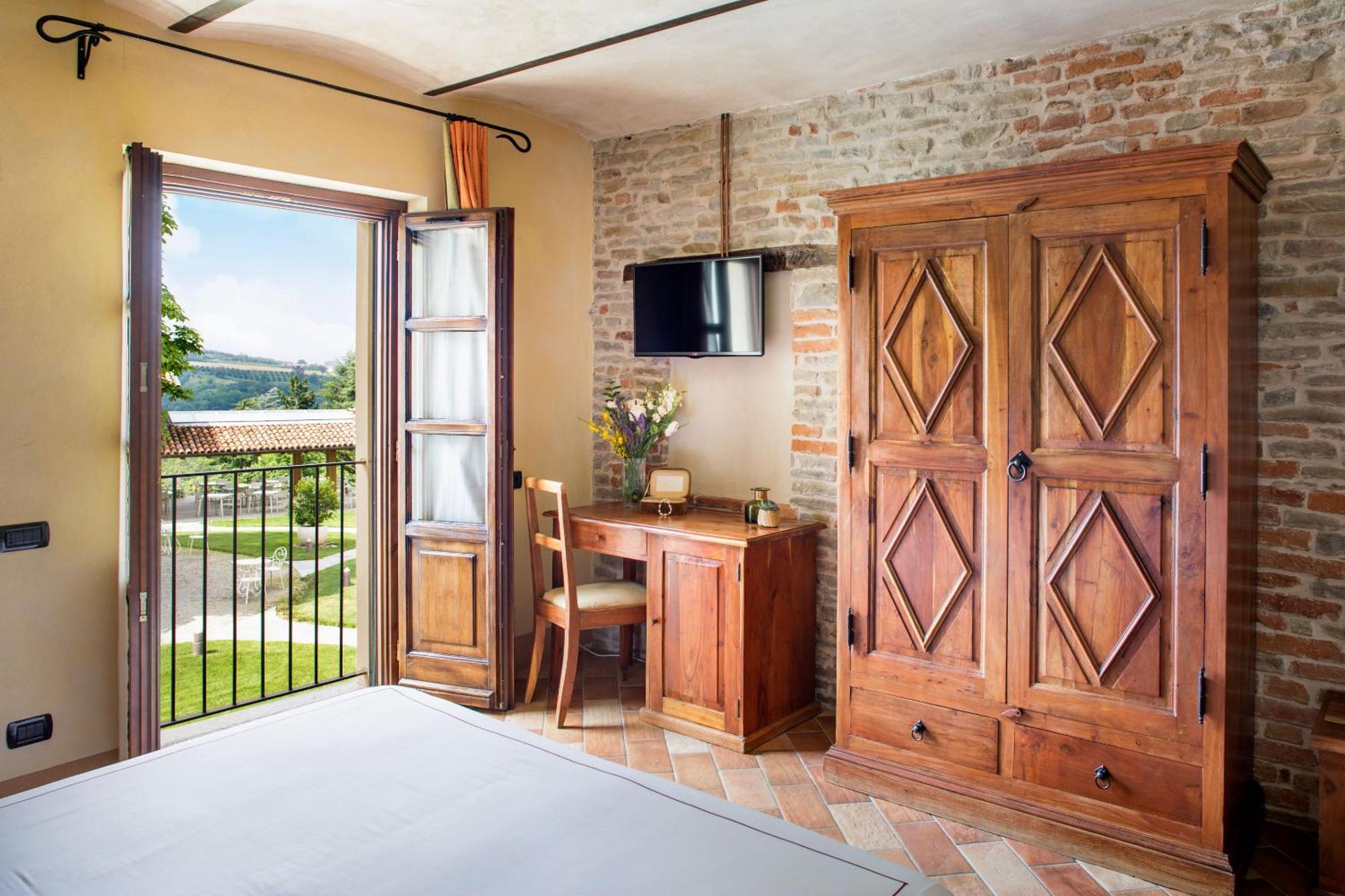 Relais Montemarino Hotel Borgomale Exterior photo